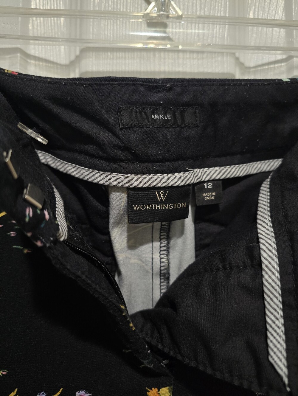 Wrap-Front Long Sleeve Top (L) and Ankle-Length Pants (12) - Picture 6 of 7